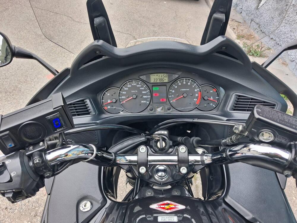 Honda Deauville 700 ABS (7)