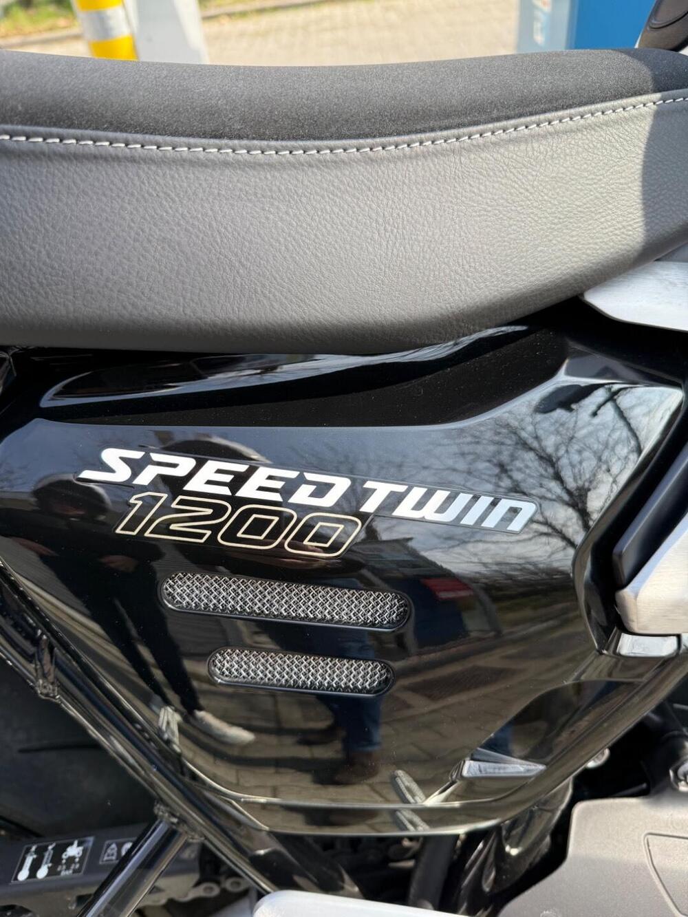 Triumph Speed Twin 1200 RS (2025 - 26) (12)