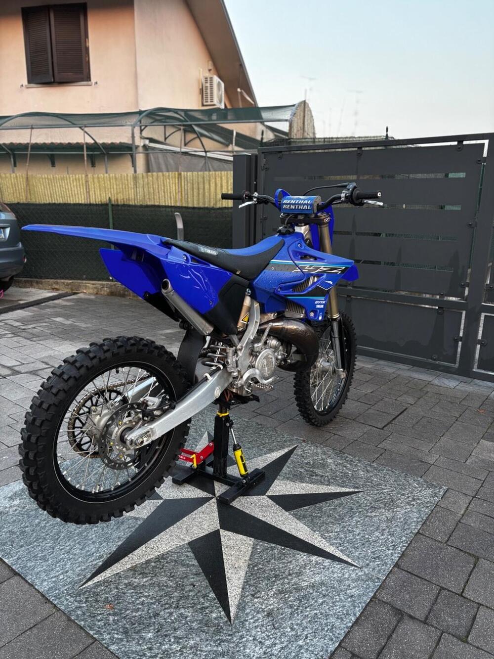 Yamaha YZ 125 (2021) (4)