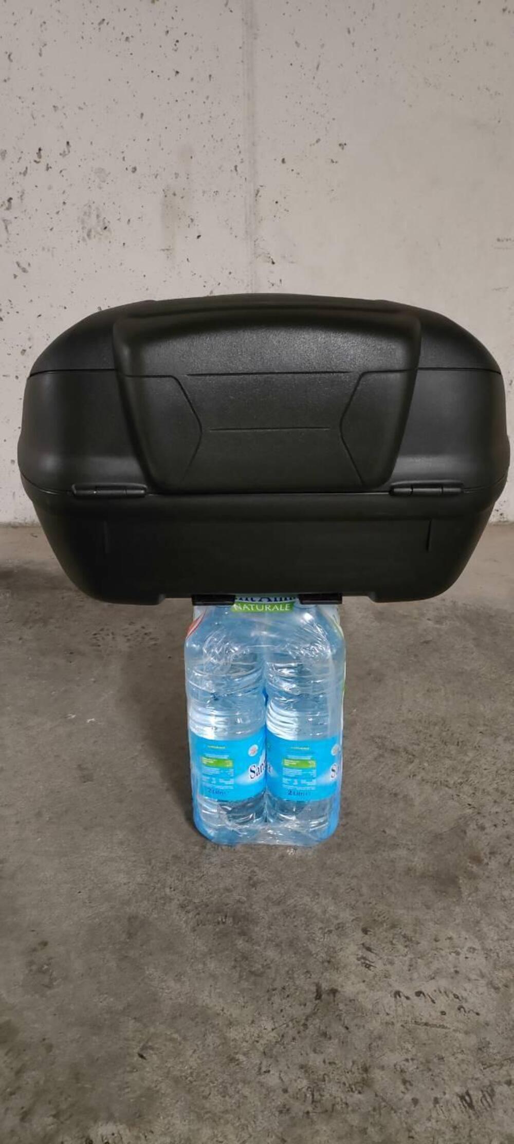 Bauletto Givi Simply e470 (2)