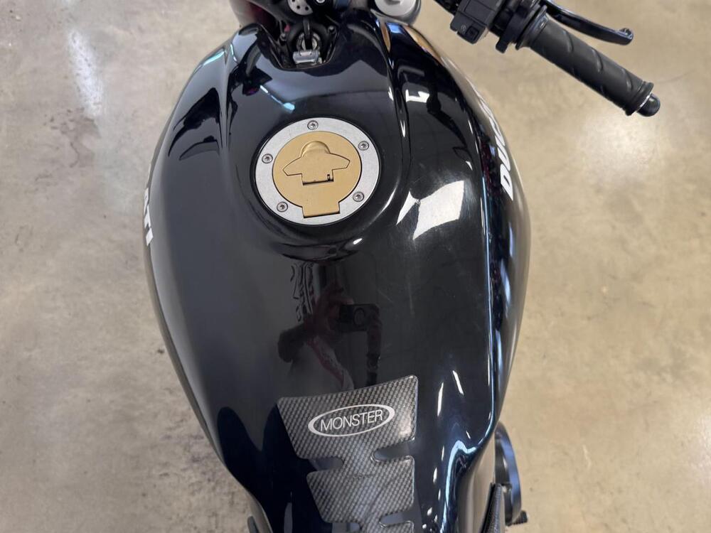 Ducati Monster 695 (2006 - 08) (9)