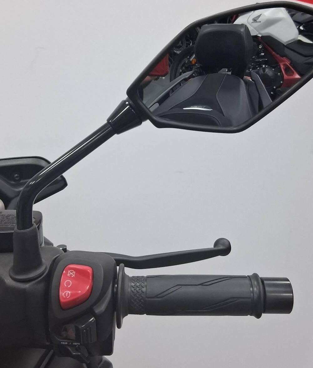 Yamaha X-Max 300 (2021 - 24) (6)