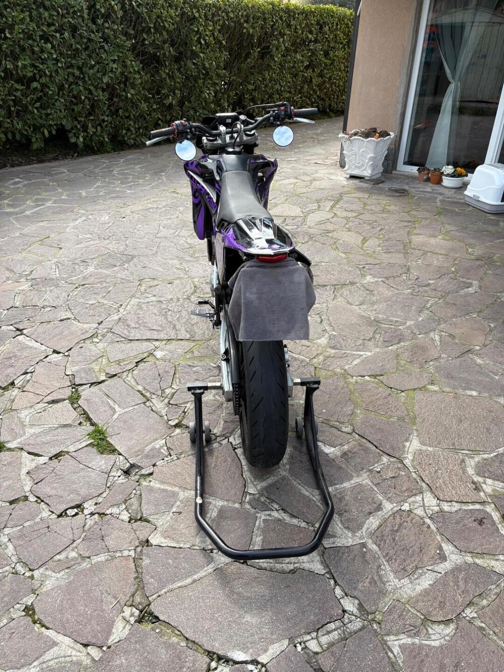 Husqvarna SM 125 (2010 - 12) (2)