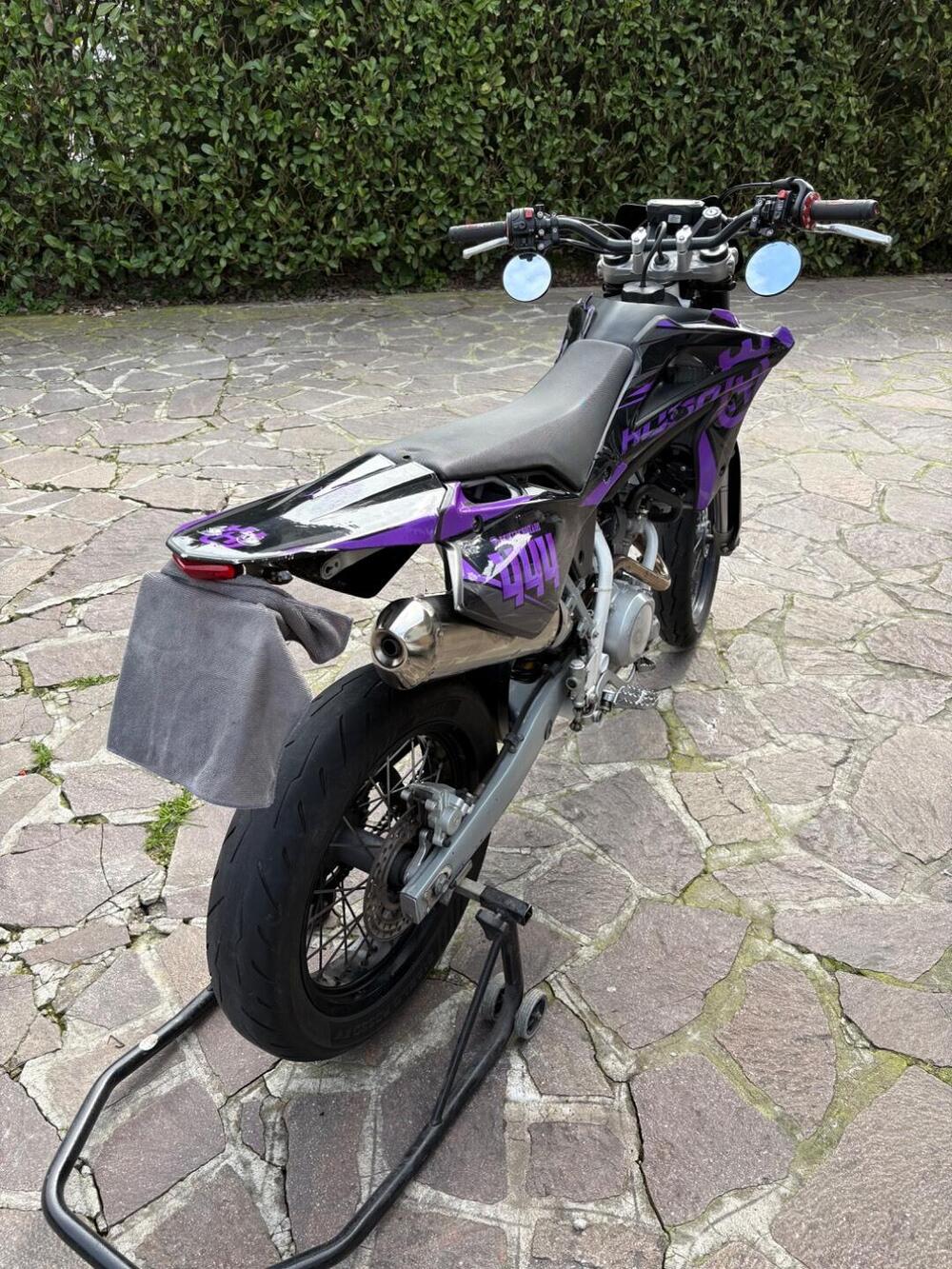 Husqvarna SM 125 (2010 - 12) (3)