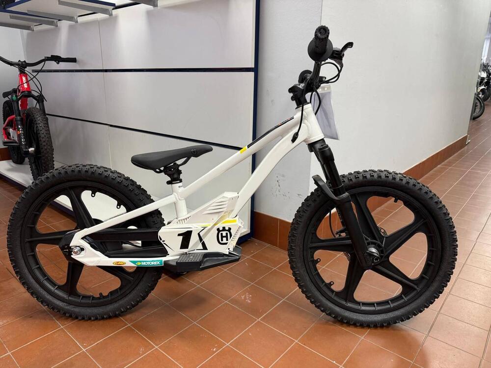 Husqvarna EE 1.20 (2023 - 24)