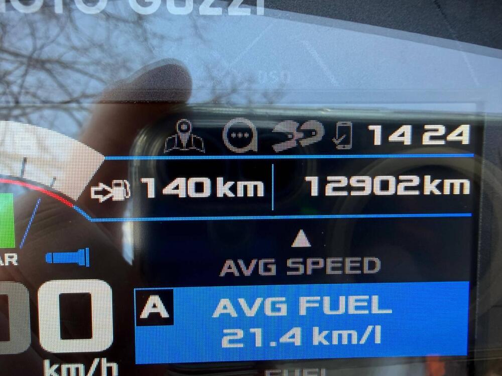 Moto Guzzi V85 TT Evocative Graphics (2019 - 20) (9)