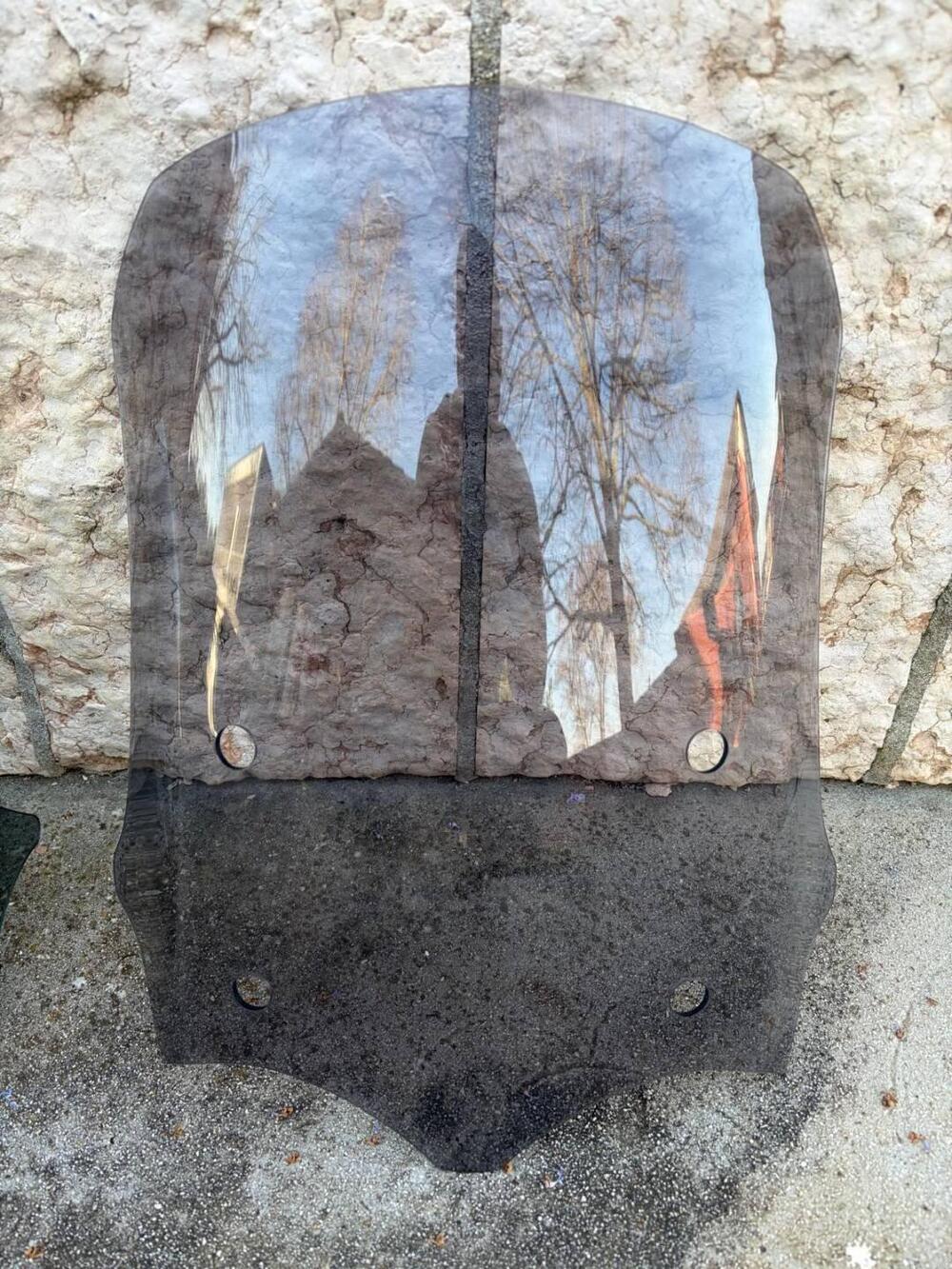 Moto Guzzi V85 TT Evocative Graphics (2019 - 20) (15)