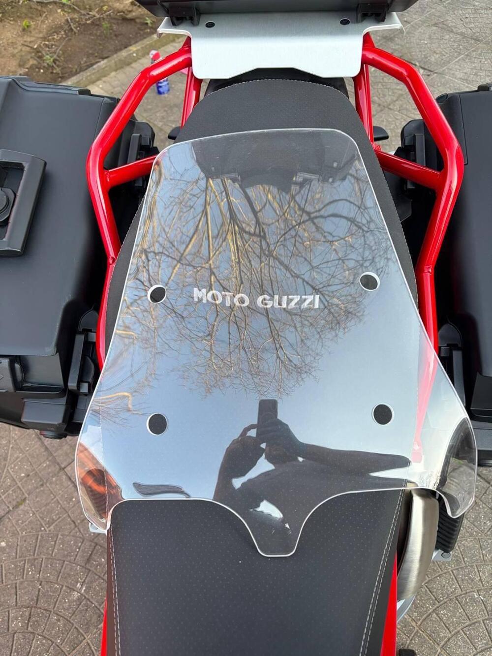 Moto Guzzi V85 TT Evocative Graphics (2019 - 20) (16)