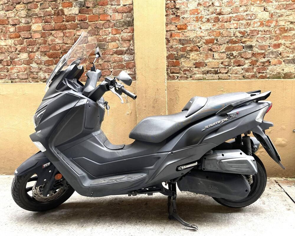 Sym Joymax 300 Z+ (2021 - 24) (3)