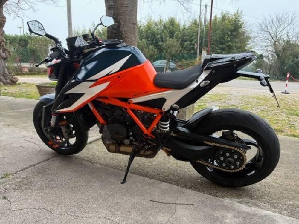 KTM 1290 Super Duke R (2020) (2)