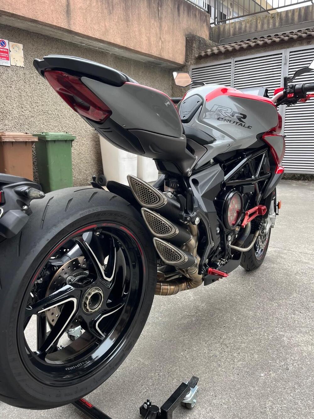 MV Agusta Brutale 800 RR (2021 - 25) (6)
