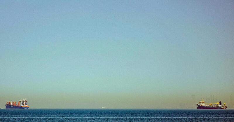 Guerra in Iran: benzina oltre i 2 euro al litro? Ecco cosa rischiamo alla pompa (e non solo)