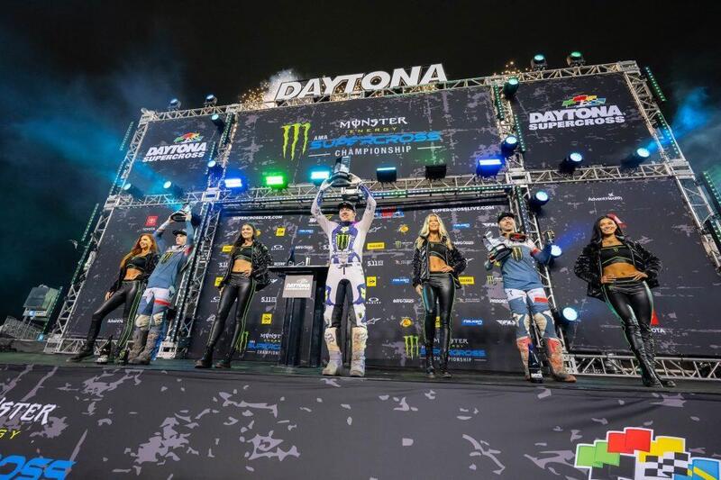 Il podio della 250 con Hammaker al centro, a sinistra Davies e a destra Brown