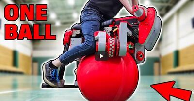 Rivoluzione su una sola ruota, la Uniball Bike viaggia su una sfera gigante