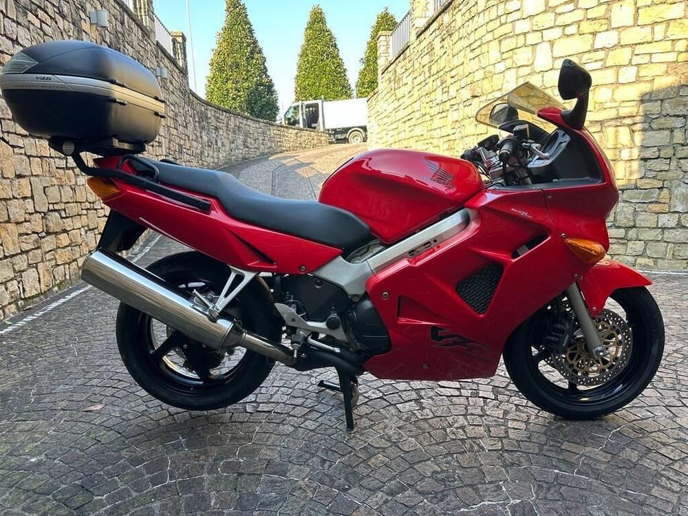 Honda VFR 800 (2)