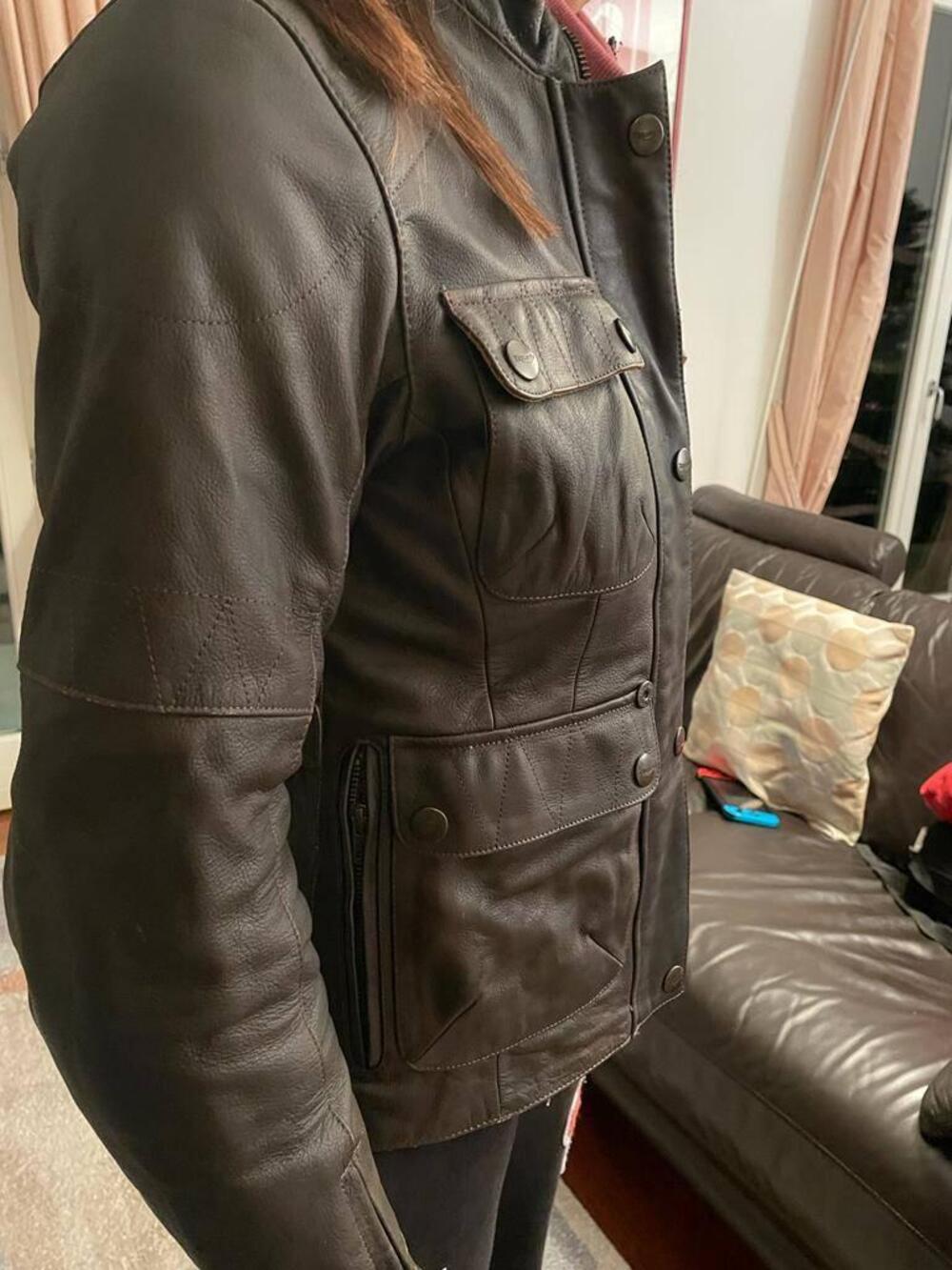 Giubbino in pelle donna originale Triumph – XS (5)