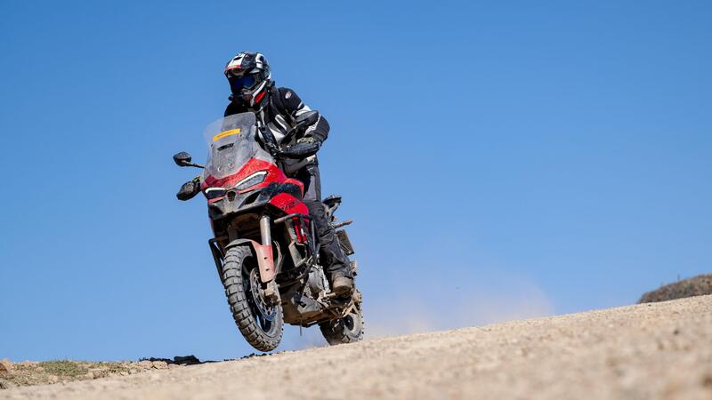 Test TKC 80&sup2;: una nuova era della gomma travel enduro secondo Continental 