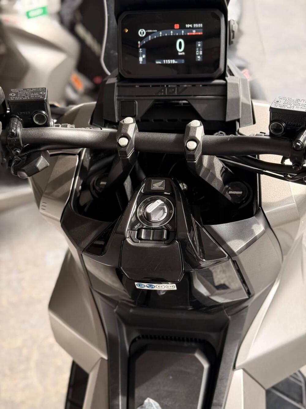 Honda ADV 350 (2025 - 26) (4)