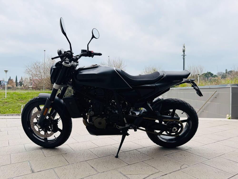 Husqvarna Svartpilen 701 (2019) (2)