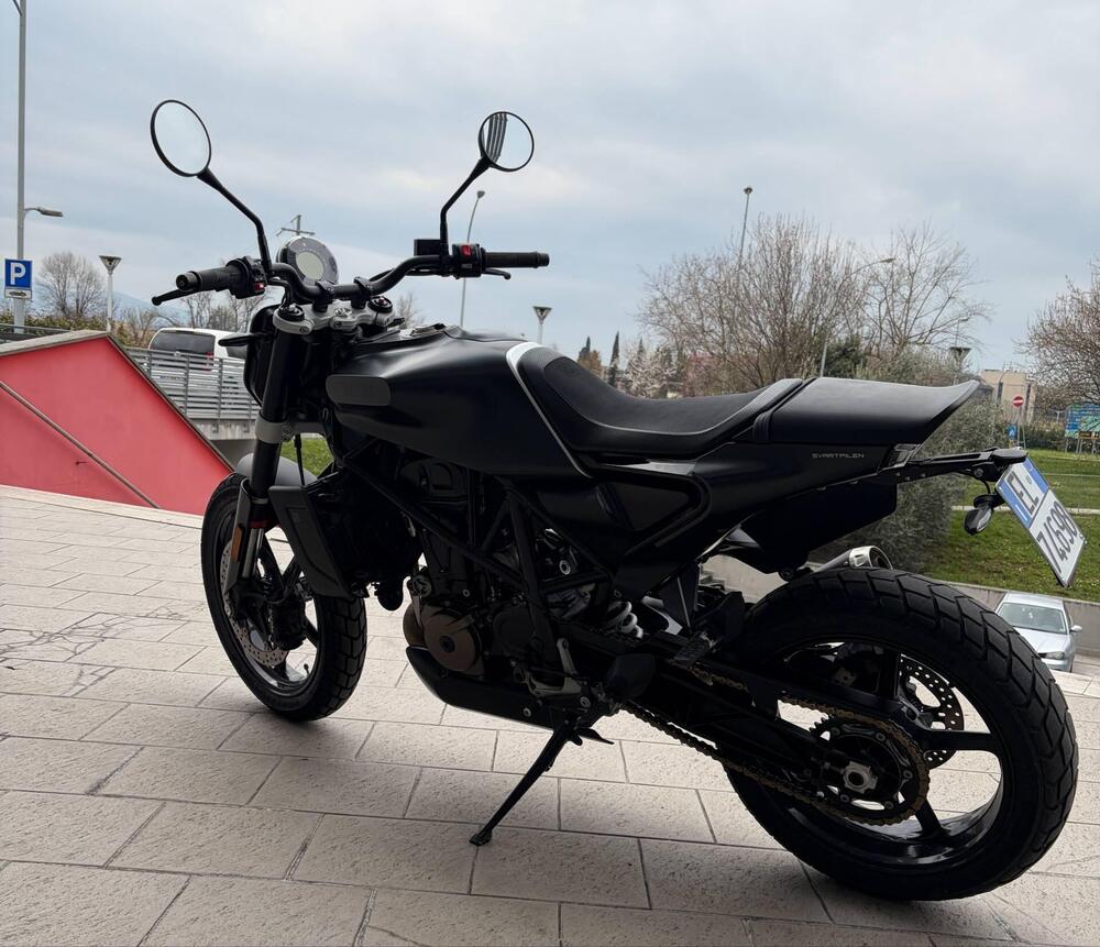 Husqvarna Svartpilen 701 (2019) (5)