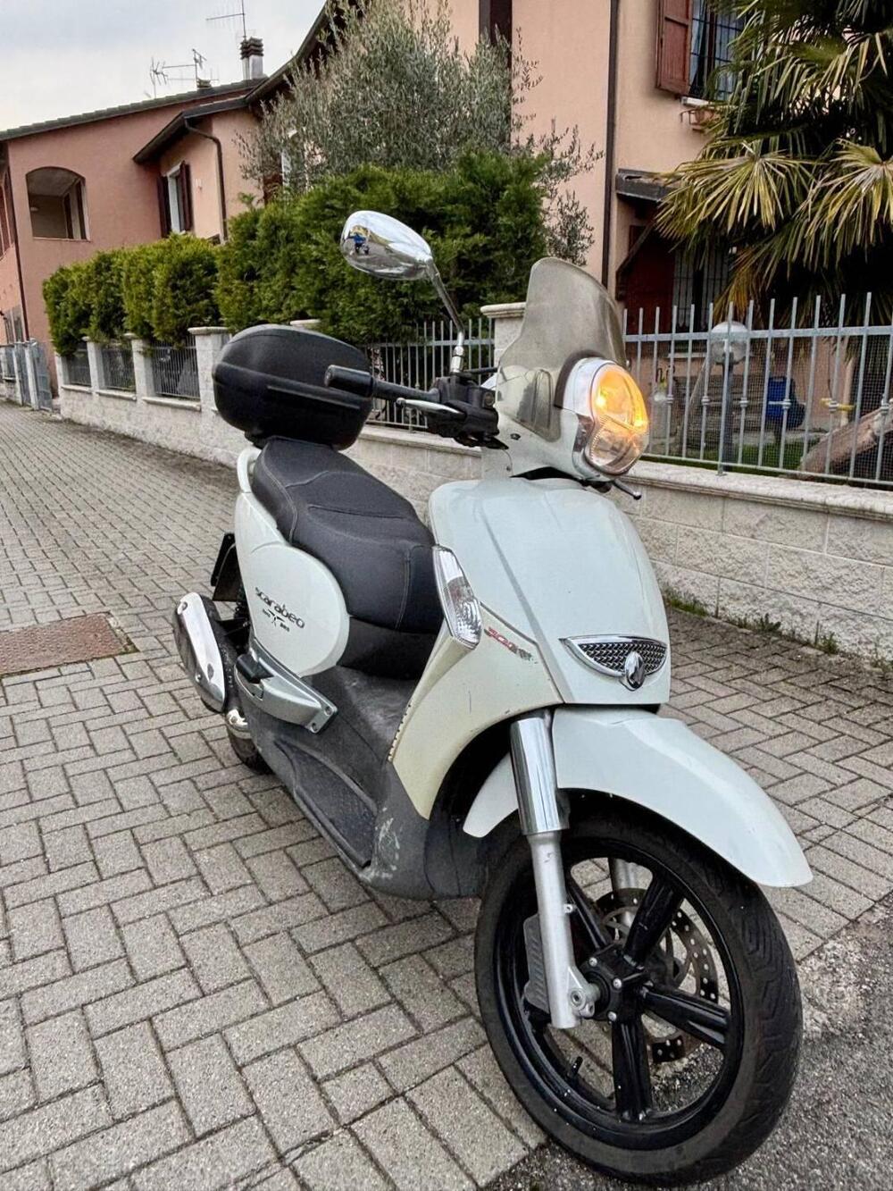 Aprilia Scarabeo 300 Special (2009 - 13) (4)