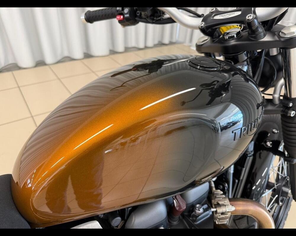 Triumph Scrambler 900 Stealth Edition (2024) (13)