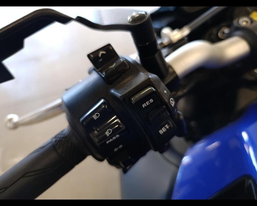 Yamaha MT-10 (2022 - 26) (9)