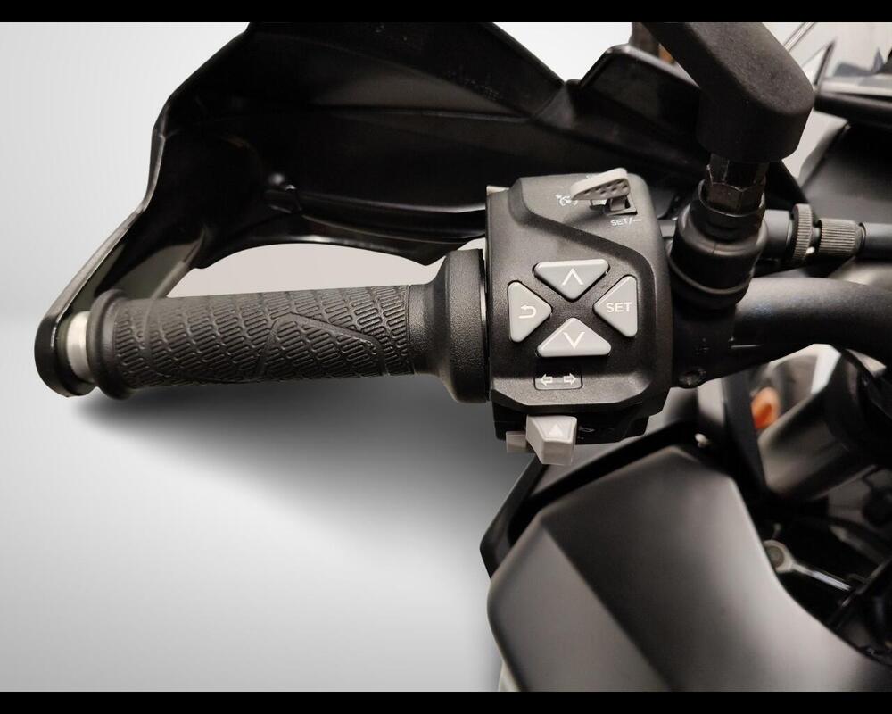 KTM 890 SMT (2023 - 25) (10)