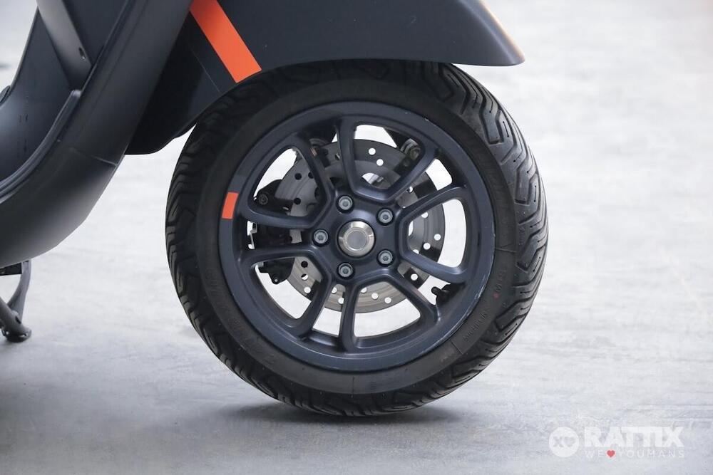 Vespa GTS 125 (2025 - 26) (11)