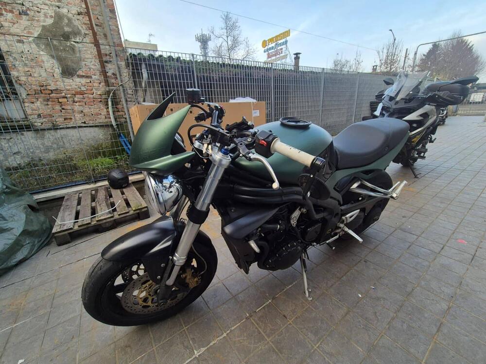 Triumph Speed Triple 1050 (2005 - 11) (2)
