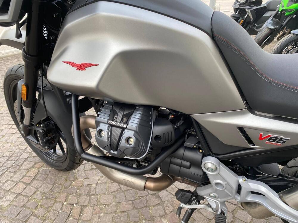 Moto Guzzi V85 Strada (2024 - 26) (8)