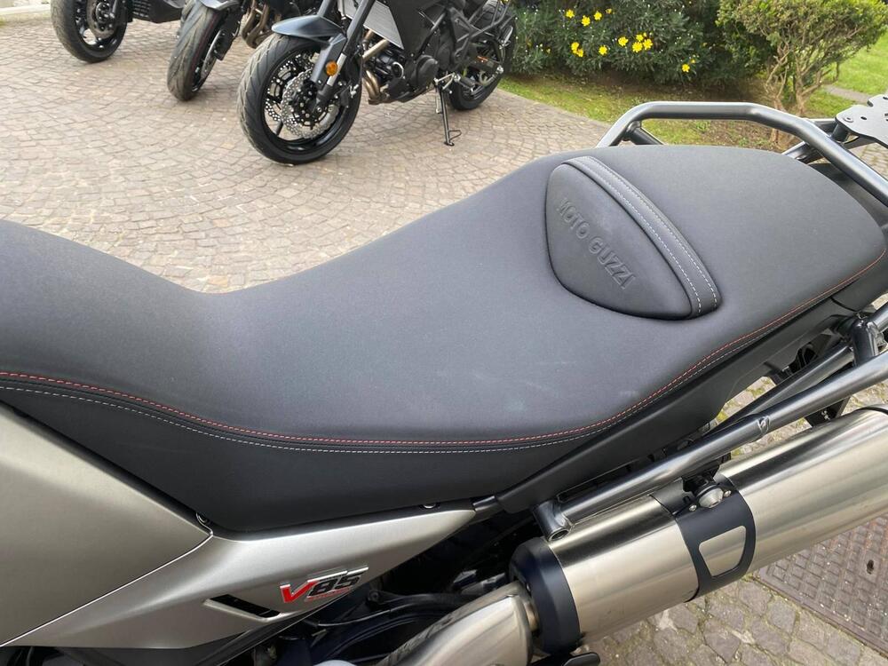 Moto Guzzi V85 Strada (2024 - 26) (9)