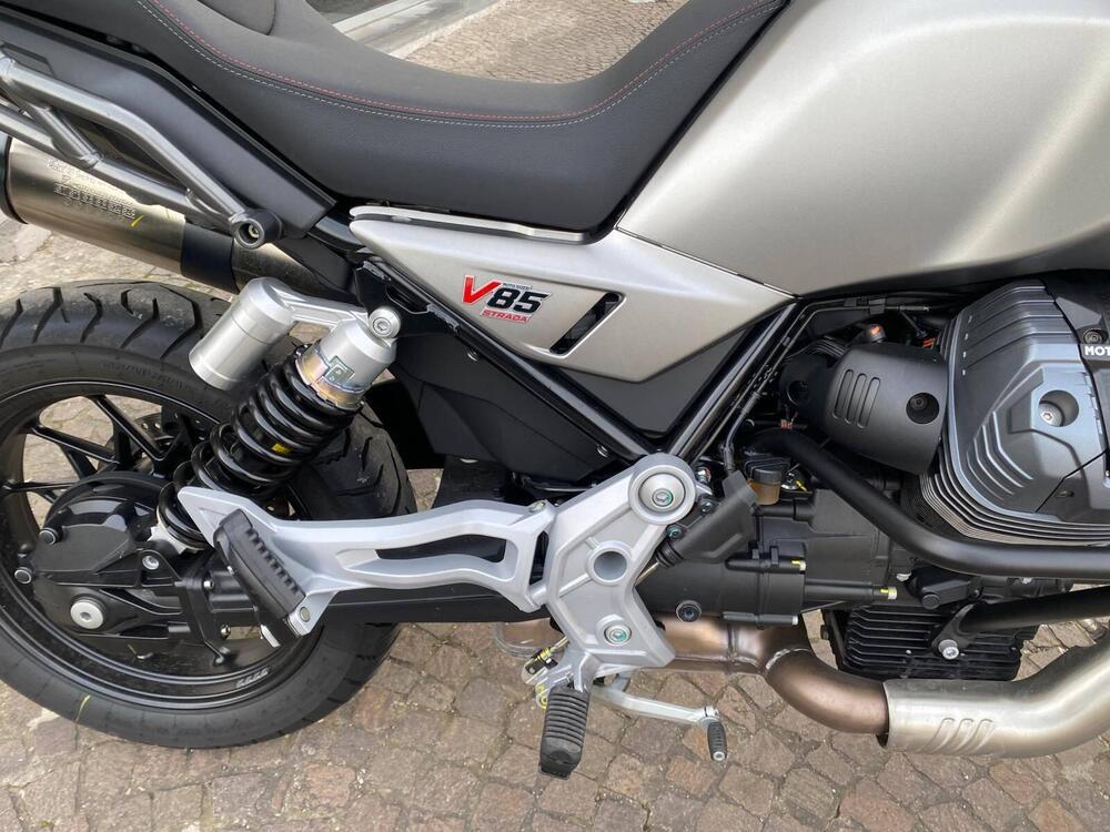 Moto Guzzi V85 Strada (2024 - 26) (6)