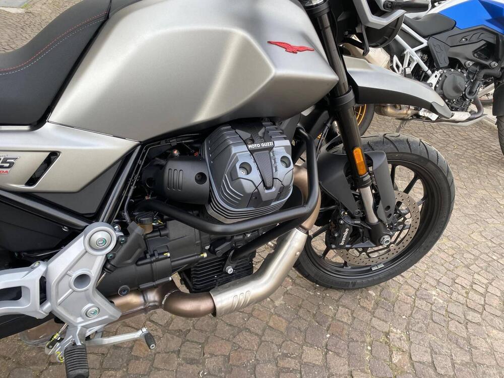 Moto Guzzi V85 Strada (2024 - 26) (10)