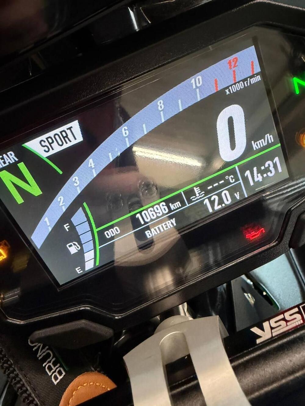 Kawasaki Z 900 SE (2022 - 24) (3)