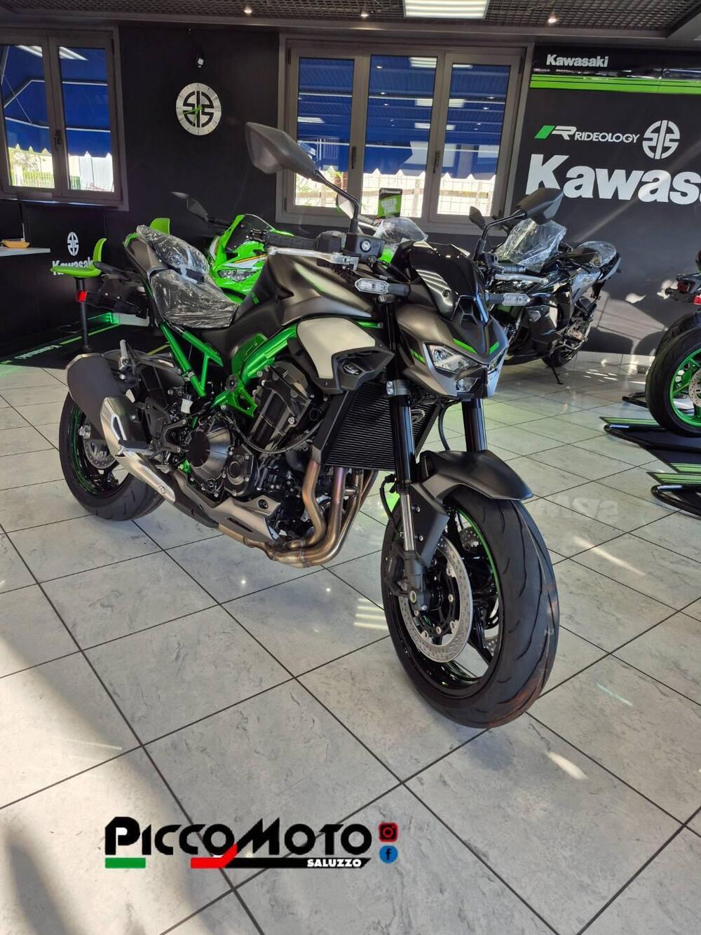 Kawasaki Z 900 (2025 - 26) (5)