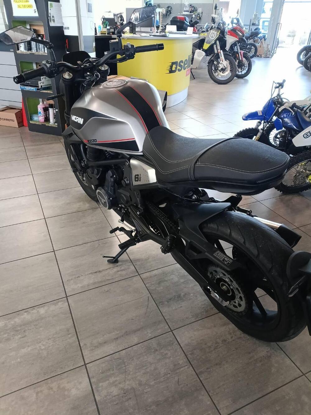 Moto Morini SEIEMMEZZO STR (2022 - 26) (3)
