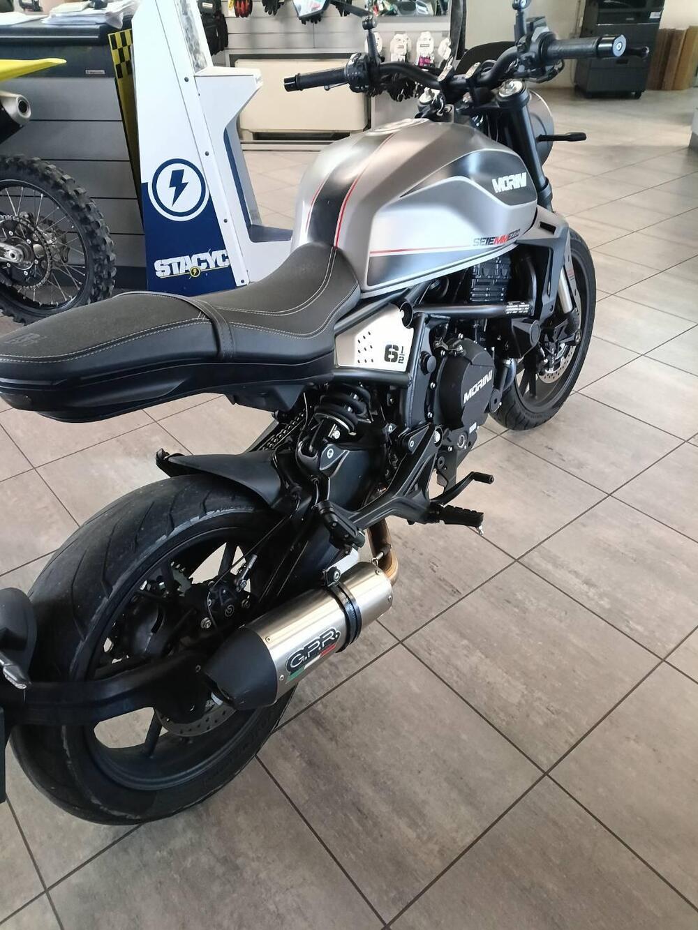 Moto Morini SEIEMMEZZO STR (2022 - 26) (4)