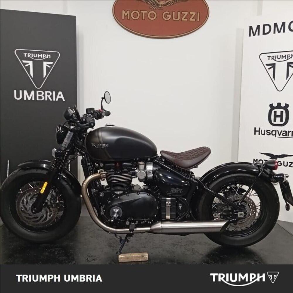 Triumph Bonneville Bobber 1200 (2021 - 25) (2)