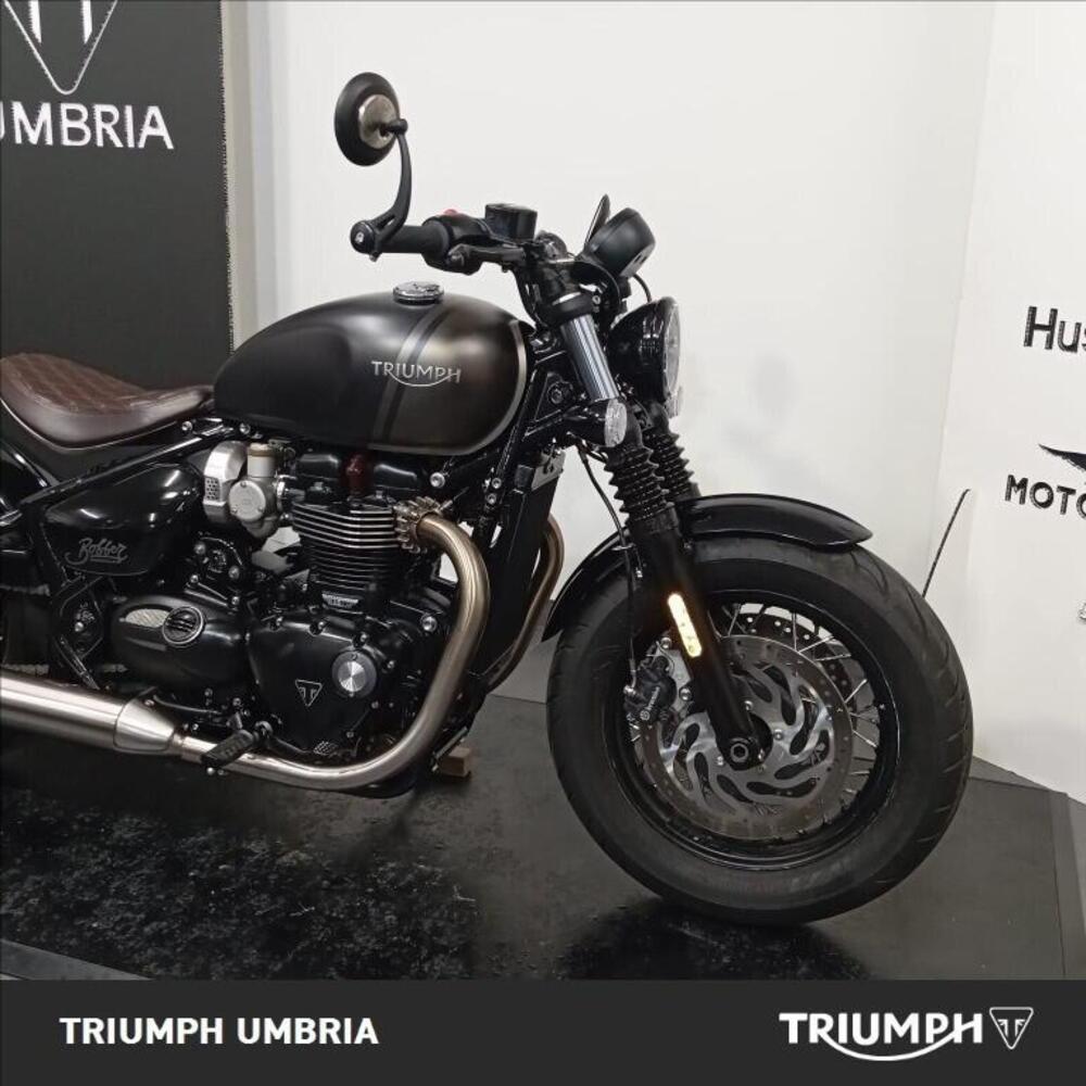 Triumph Bonneville Bobber 1200 (2021 - 25) (13)