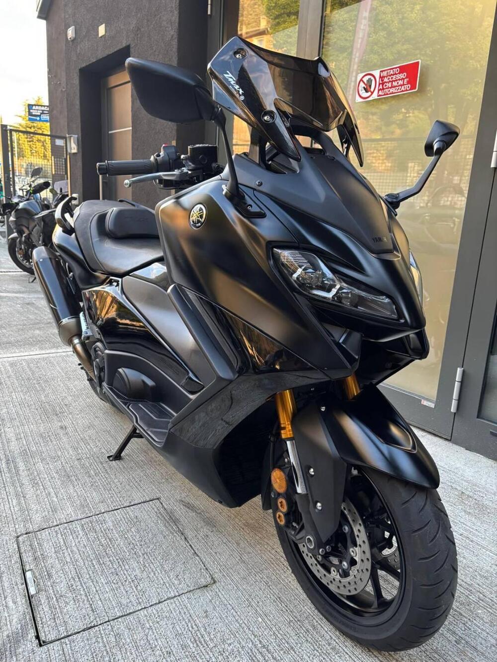 Yamaha T-Max 560 Tech Max (2022 - 24) (3)