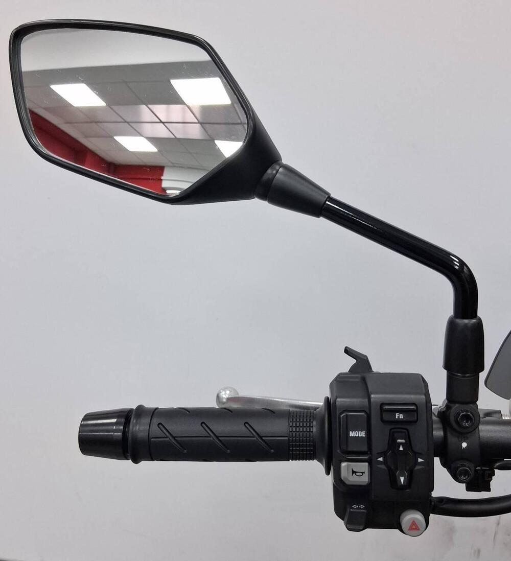 Honda CB 750 Hornet (2023 - 24) (5)