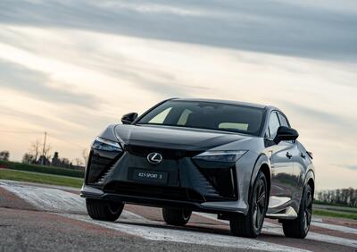 Lexus RZ, rivoluzione o azzardo? Lo sterzo by-wire sotto esame