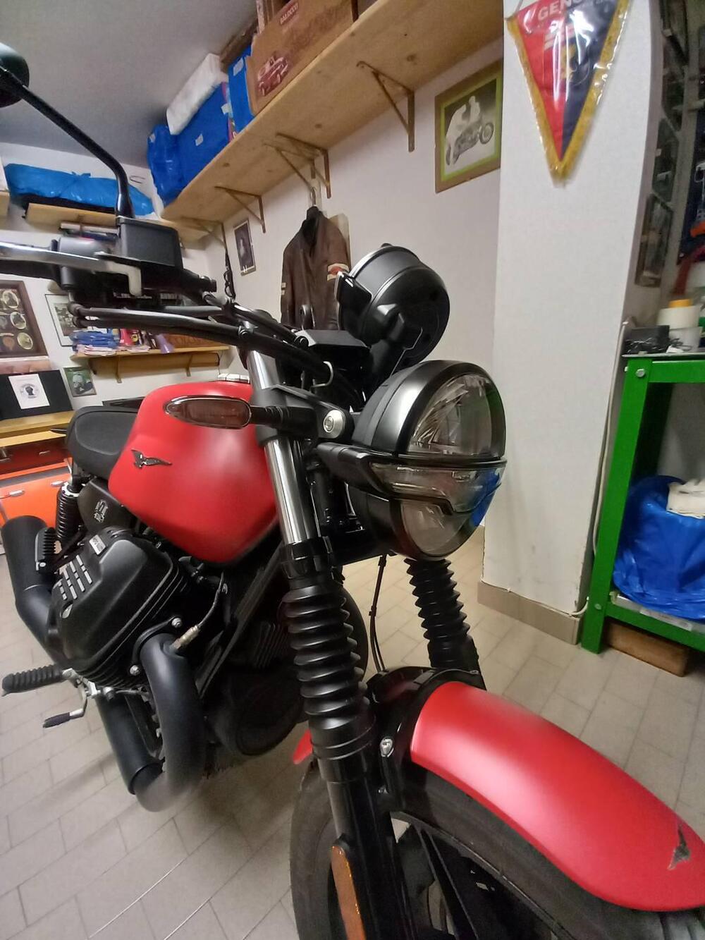 Moto Guzzi V7 Stone (2021 - 24) (5)