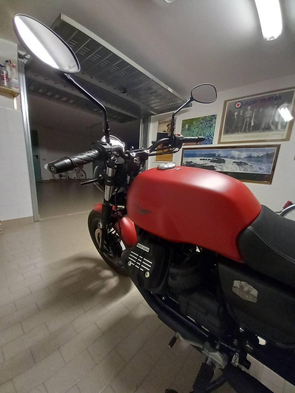 Moto Guzzi V7 Stone (2021 - 24) (8)