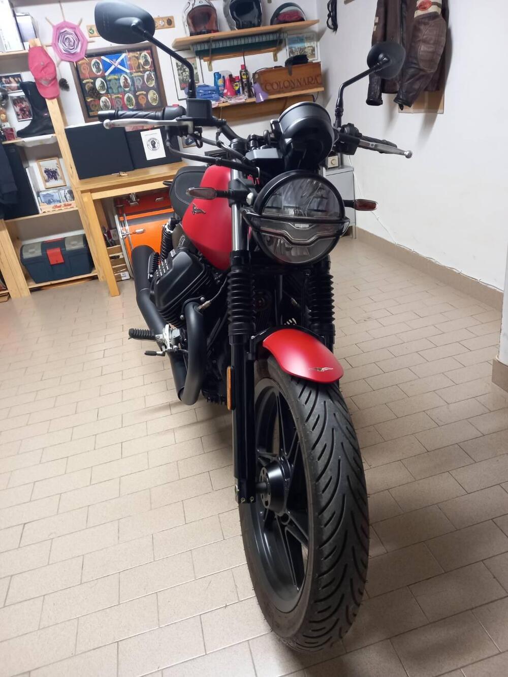 Moto Guzzi V7 Stone (2021 - 24) (15)