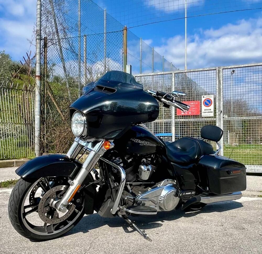 Harley-Davidson 107 Street Glide (2017 - 19) - FLHX (6)