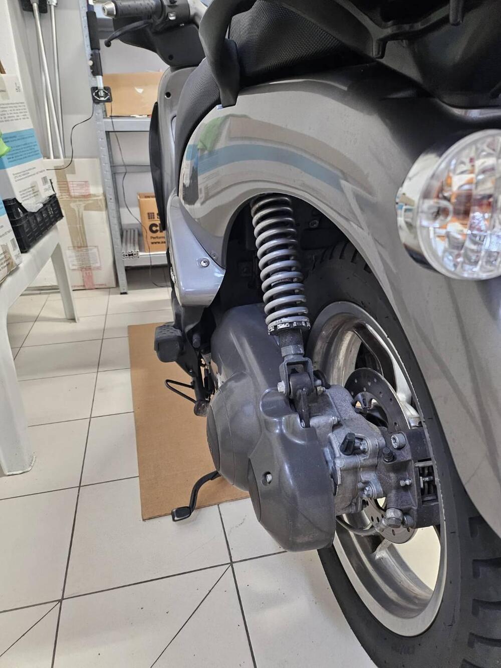 Aprilia Scarabeo 250 GT (2004 - 07) (5)