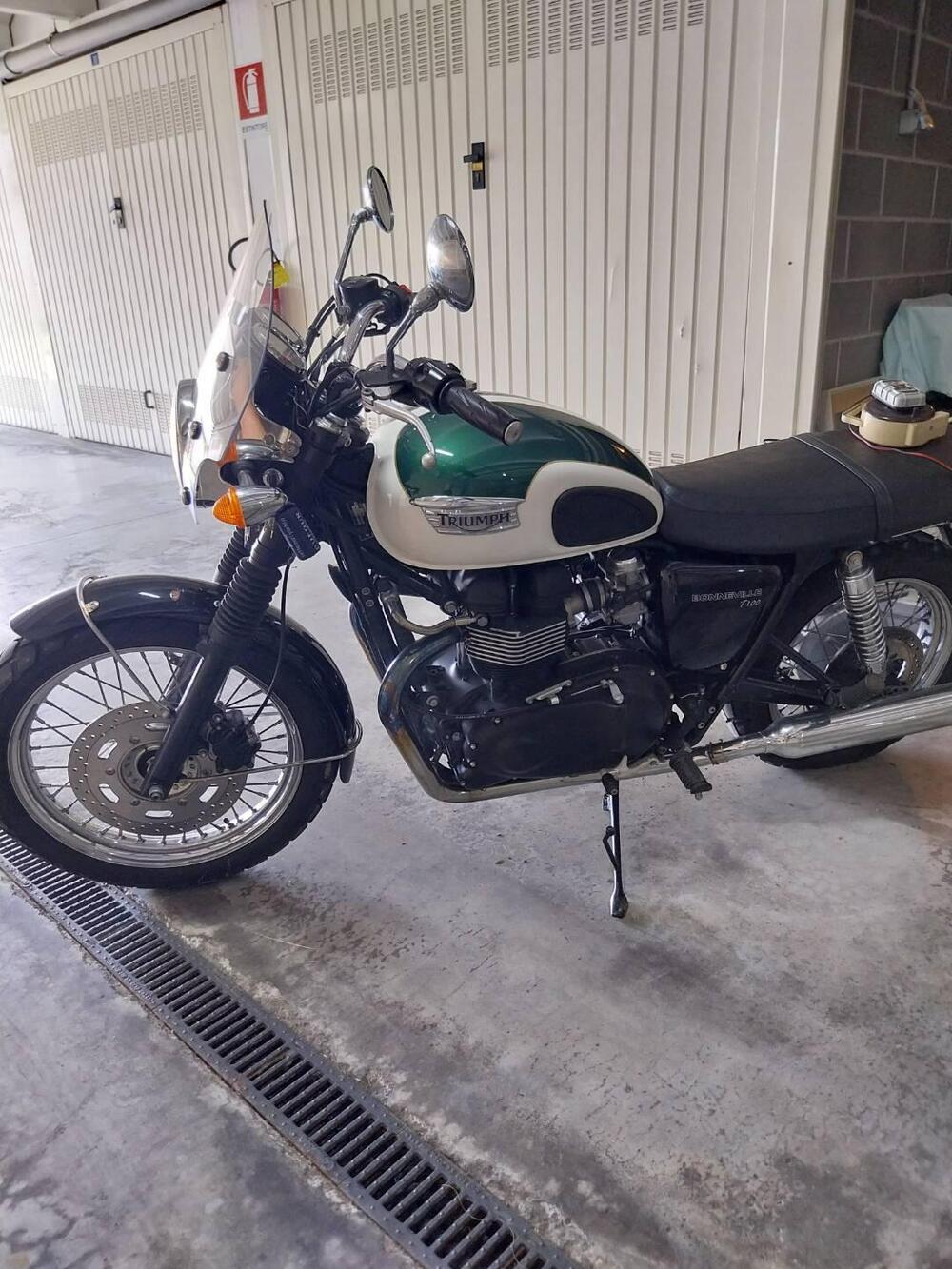 Triumph Bonneville T100 (2008 - 16) (3)