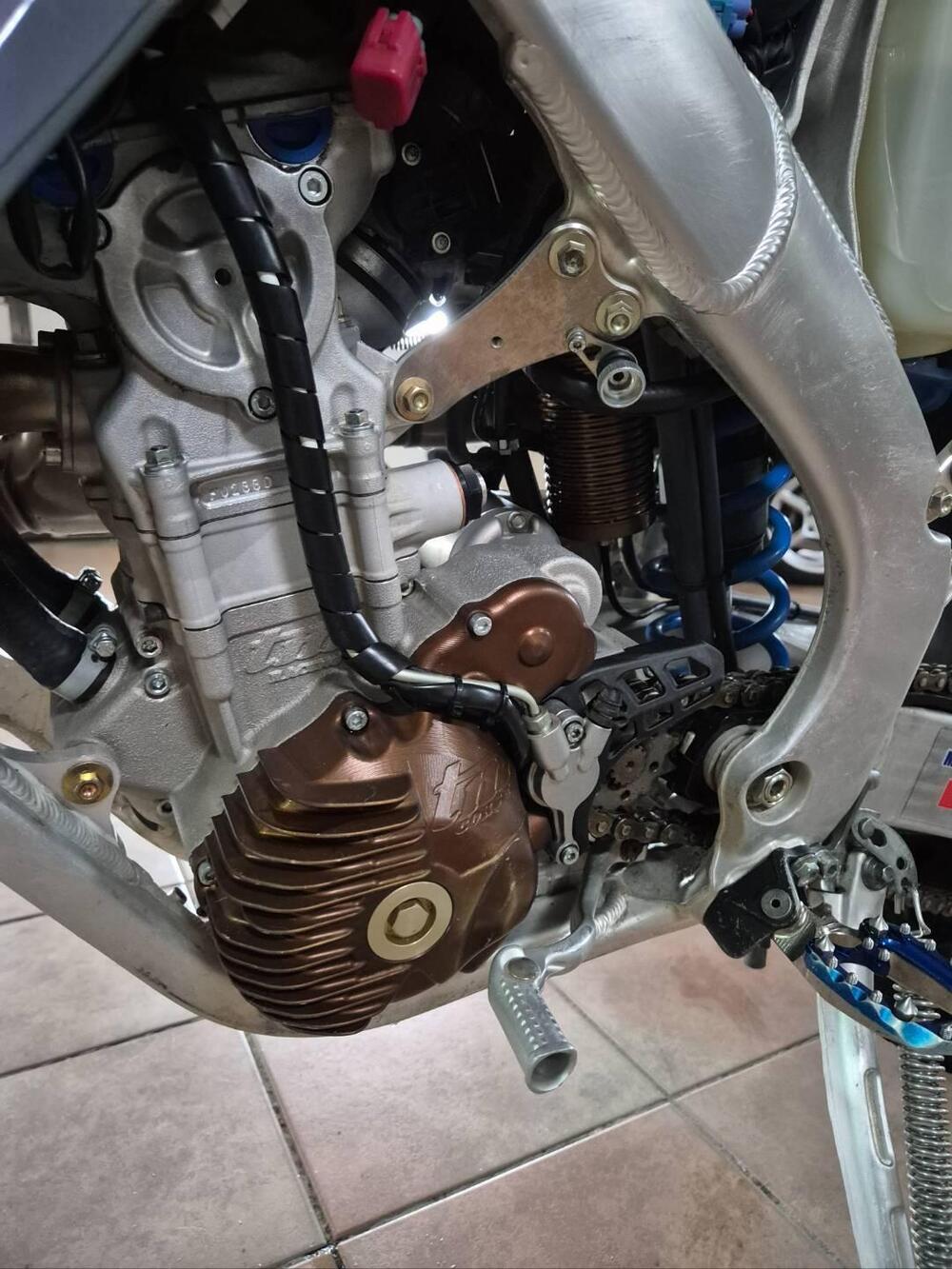 Tm Moto EN 300 ES Fi 4T TM Corse (2026) (5)